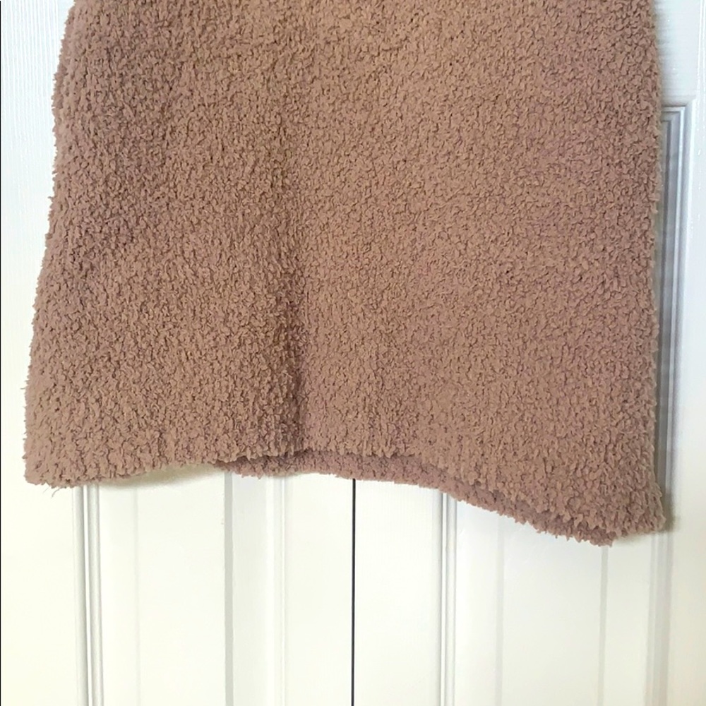 Fab’rik Sleeveless Knit High Neck Top - Picture 3 of 6
